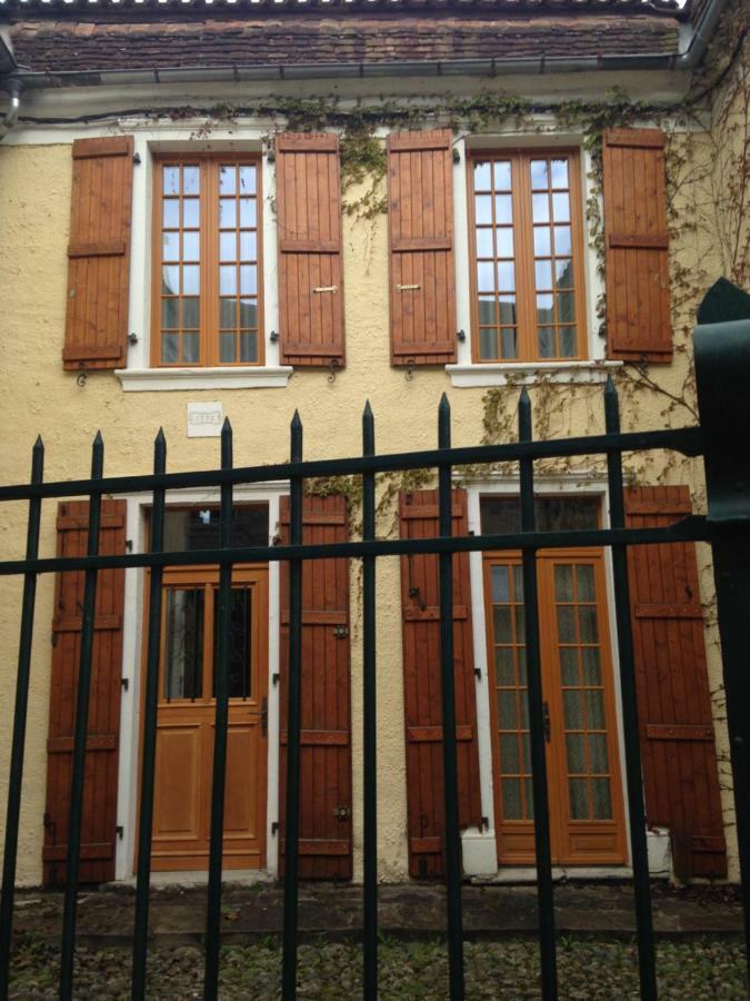 הוילה Sauveterre-de-Bearn Le Pelerine מראה חיצוני תמונה
